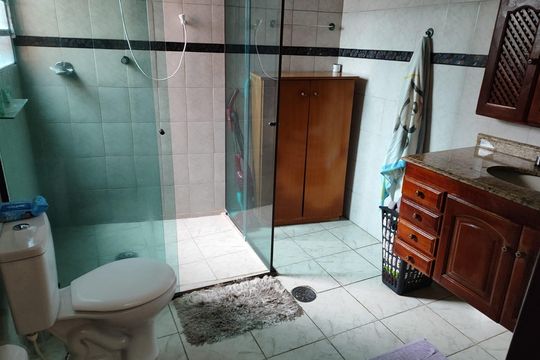 Casa à venda com 5 quartos, 260m² em Vila Brasilio Machado, São Paulo