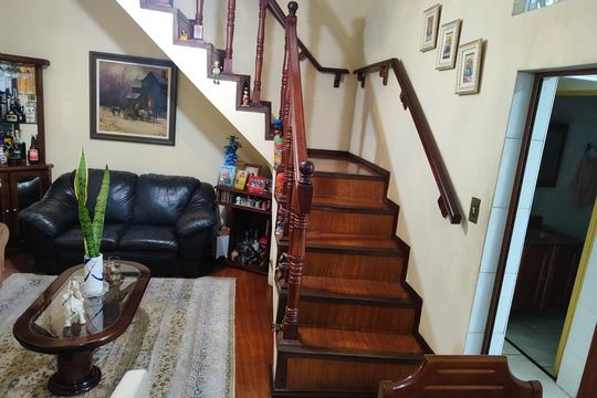 Casa à venda com 5 quartos, 260m² em Vila Brasilio Machado, São Paulo
