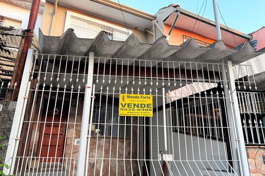 Fachada de casa à venda com 2 quartos, 100m² em Jardim Cordeiro, São Paulo