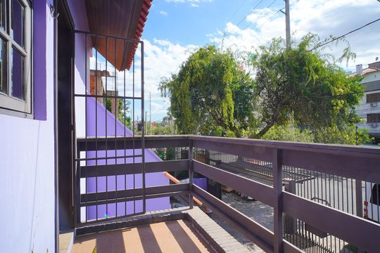 Varanda  de casa à venda com 3 quartos, 260m² em Jardim Itu, Porto Alegre