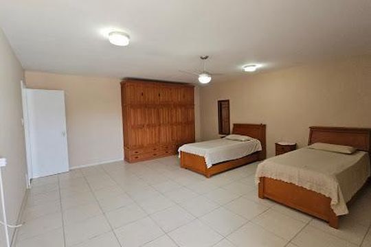 Casa à venda com 2 quartos, 216m² em Piratininga, Niterói