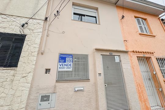 Fachada de casa à venda com 2 quartos, 79m² em Jardim da Gloria, São Paulo