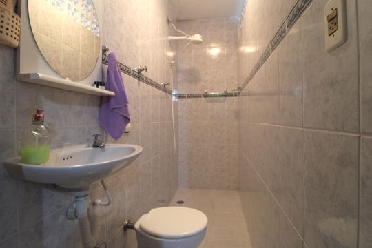 Banheiro da suíte de casa à venda com 2 quartos, 90m² em Jardim Santa Helena, São Paulo