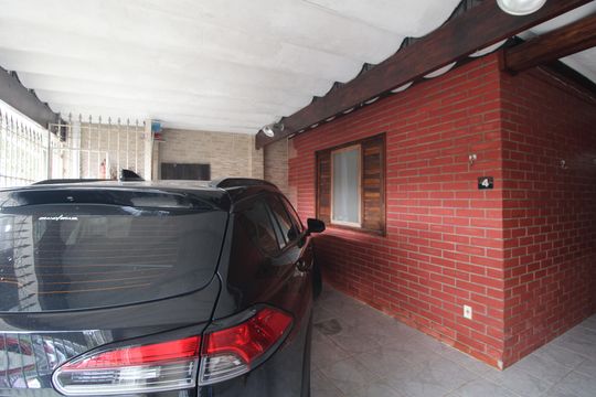 Garagem de casa à venda com 2 quartos, 90m² em Jardim Santa Helena, São Paulo