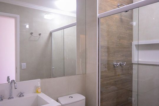 Banheiro Social  de apartamento à venda com 2 quartos, 96m² em Vila Brasilio Machado, São Paulo