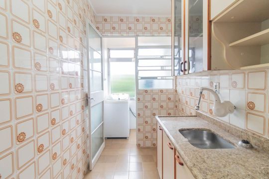 Cozinha e Área de Serviço de apartamento à venda com 1 quarto, 48m² em Tristeza, Porto Alegre