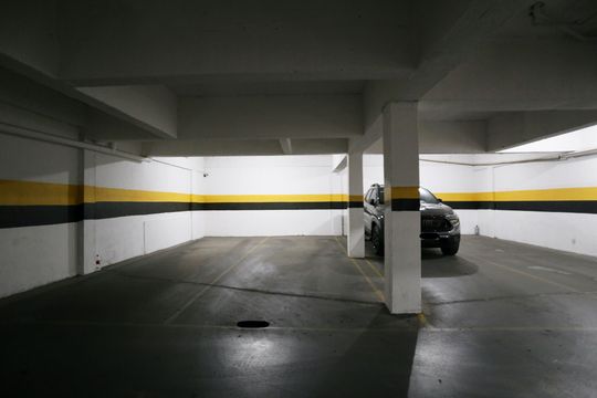 Garagem de apartamento à venda com 4 quartos, 200m² em Sagrada Família, Belo Horizonte