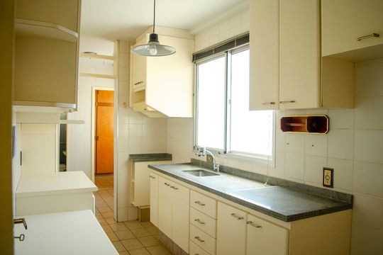 Cozinha de apartamento para alugar com 3 quartos, 98m² em Setor Aeroporto, Goiânia