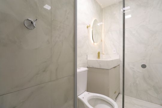 Banheiro da Suíte de kitnet/studio à venda com 1 quarto, 26m² em Vila Pompéia, São Paulo