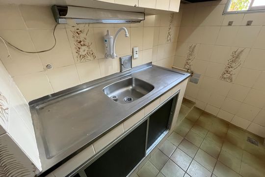 Cozinha de apartamento à venda com 2 quartos, 57m² em Portuguesa, Rio de Janeiro