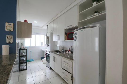 Cozinha de apartamento para alugar com 2 quartos, 59m² em Vila Julia, Guarujá