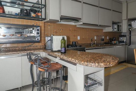 Cozinha de apartamento à venda com 3 quartos, 161m² em Independência, Porto Alegre