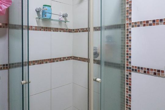 Banheiro Social de apartamento à venda com 3 quartos, 161m² em Independência, Porto Alegre