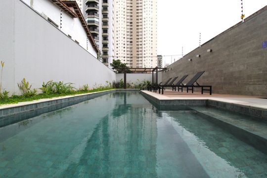 Área Comum - Piscina de apartamento para alugar com 1 quarto, 27m² em Vila Olímpia, São Paulo