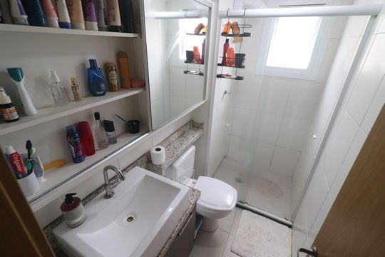Banheiro de apartamento à venda com 2 quartos, 63m² em Liberdade, Novo Hamburgo