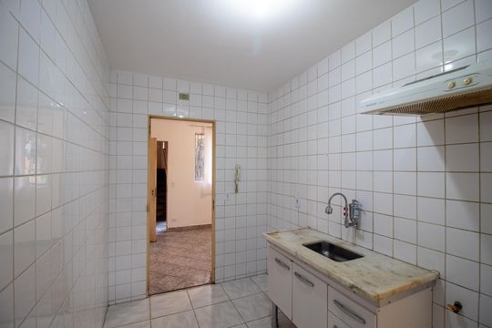 Cozinha de apartamento para alugar com 2 quartos, 45m² em Jardim Boa Vista (zona Oeste), São Paulo