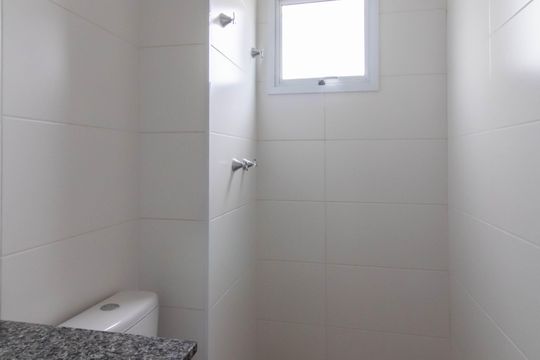 Banheiro Social de apartamento à venda com 2 quartos, 64m² em Vila Sao Ricardo, Guarulhos
