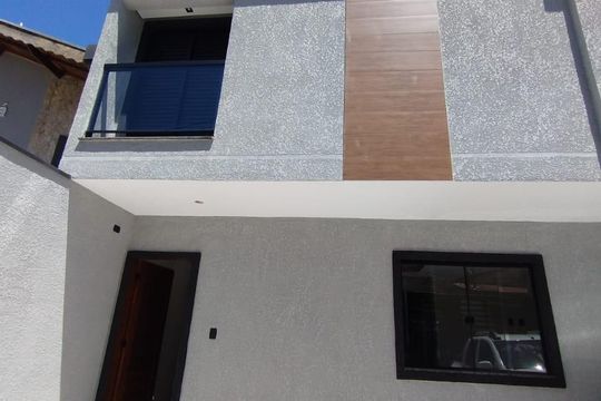 Fachada de casa à venda com 2 quartos, 91m² em Parque das Nações, Santo André