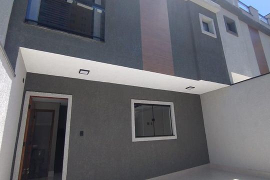 Fachada de casa à venda com 2 quartos, 80m² em Parque das Nações, Santo André