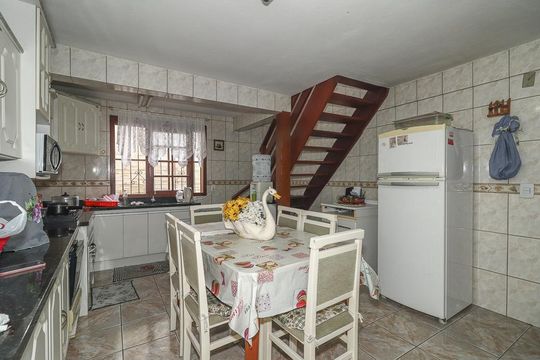 Cozinha de casa à venda com 2 quartos, 240m² em Passo das Pedras, Porto Alegre