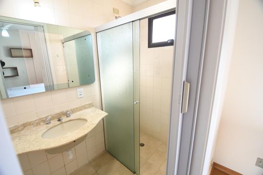 Banheiro da Suíte de apartamento à venda com 3 quartos, 120m² em Vila Industrial (campinas), Campinas
