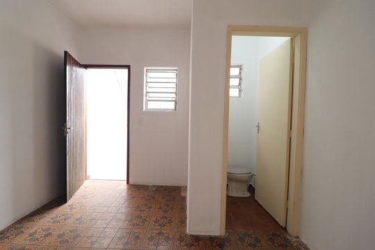 Quarto de Serviço de casa à venda com 2 quartos, 194m² em Vila Camilópolis, Santo André