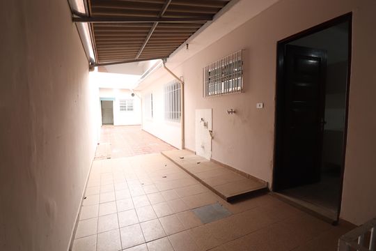 Quintal de casa à venda com 2 quartos, 194m² em Vila Camilópolis, Santo André