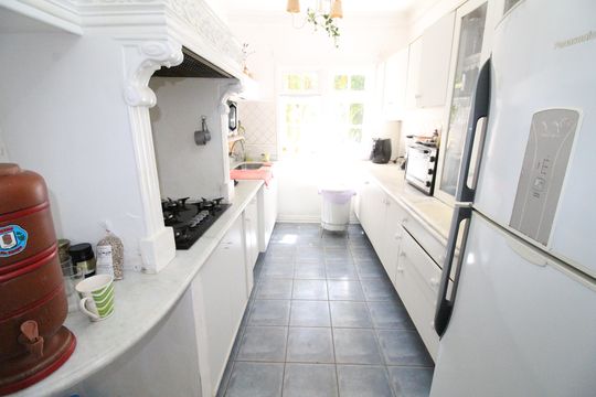 Cozinha de casa para alugar com 4 quartos, 630m² em Chácaras São José, São José dos Campos