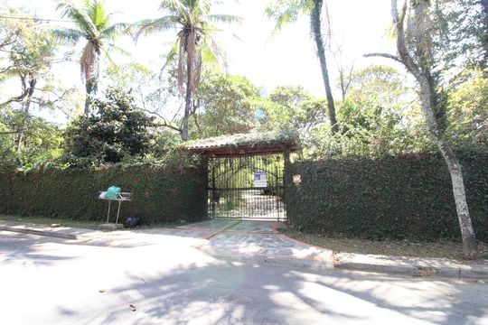 Área Externa de casa para alugar com 4 quartos, 630m² em Chácaras São José, São José dos Campos