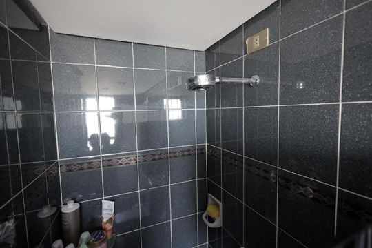 Banheiro Suíte 2 de apartamento para alugar com 3 quartos, 180m² em Vila Gilda, Santo André