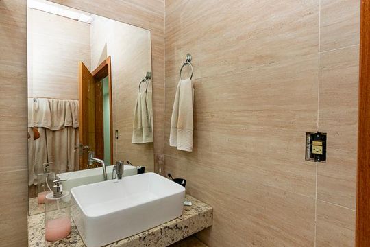 Banheiro Social de casa à venda com 4 quartos, 170m² em Conjunto Agua Branca, Contagem