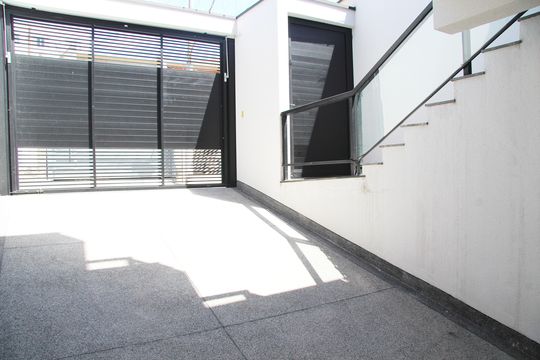 Garagem de casa à venda com 3 quartos, 169m² em Jardim Santa Mena, Guarulhos