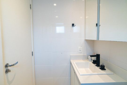 Banheiro da Suíte de apartamento à venda com 2 quartos, 60m² em Jardim Prudência, São Paulo