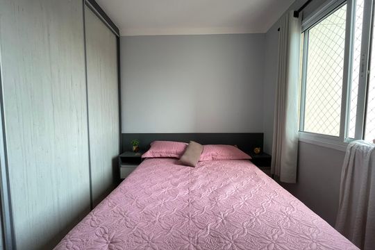 Quarto 1 de apartamento à venda com 2 quartos, 32m² em Jardim Celeste, São Paulo