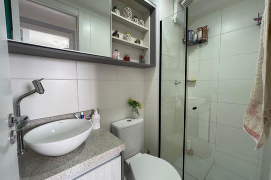 Banheiro de apartamento à venda com 2 quartos, 32m² em Jardim Celeste, São Paulo