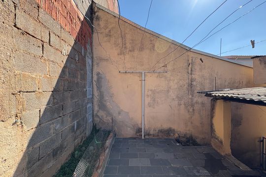 Quintal de casa à venda com 2 quartos, 118m² em Jardim Tarumã, Jundiaí