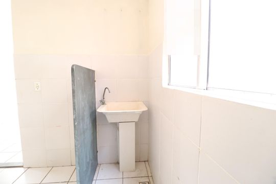 Área de Serviço de apartamento para alugar com 2 quartos, 47m² em Mansour, Uberlândia