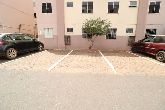 Garagem de apartamento para alugar com 2 quartos, 47m² em Mansour, Uberlândia