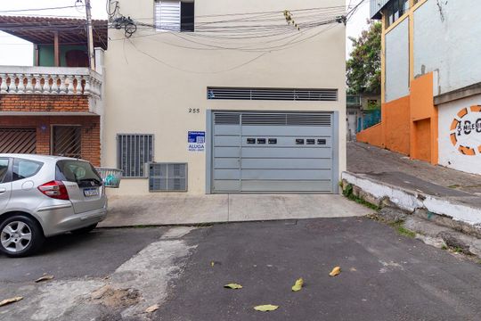 Fachada de casa para alugar com 2 quartos, 48m² em Jardim Itapemirim, São Paulo
