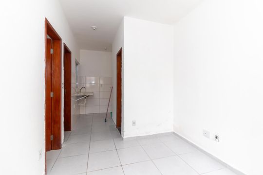 Sala de casa para alugar com 2 quartos, 48m² em Jardim Itapemirim, São Paulo