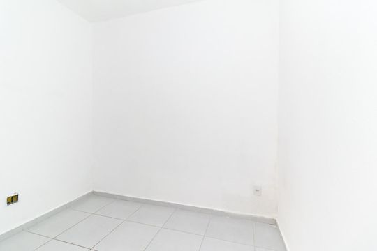Quarto 1 de casa para alugar com 2 quartos, 48m² em Jardim Itapemirim, São Paulo