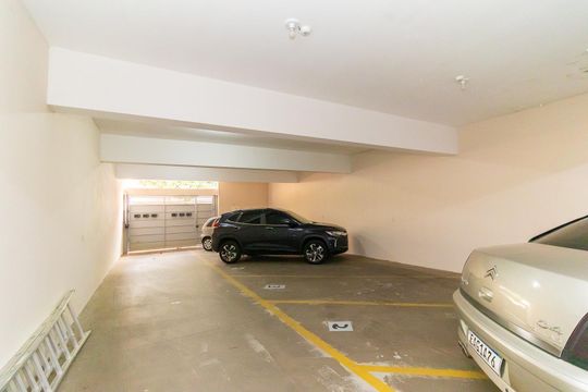 Garagem de casa para alugar com 2 quartos, 48m² em Jardim Itapemirim, São Paulo