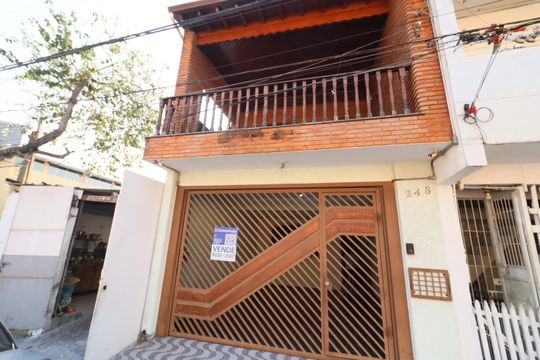 Fachada de casa à venda com 3 quartos, 125m² em Cipava, Osasco