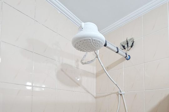 Banheiro Social de apartamento para alugar com 1 quarto, 67m² em Jardim Las Palmas, Guarujá