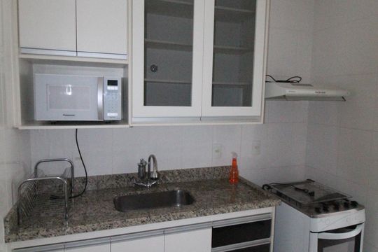 Cozinha de apartamento para alugar com 1 quarto, 58m² em Jardim das Colinas, São José dos Campos