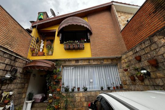 Garagem de casa à venda com 3 quartos, 150m² em Agua Fria, São Paulo