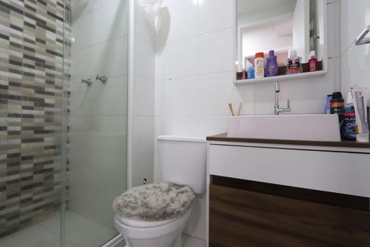 Banheiro de apartamento à venda com 2 quartos, 37m² em Cidade Satélite Santa Bárbara, São Paulo