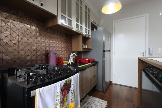 Cozinha de apartamento à venda com 2 quartos, 37m² em Cidade Satélite Santa Bárbara, São Paulo