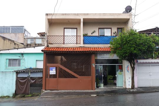 Fachada do imóvel - Placa instalada no portão do imóvel - Código da placa: GTPE-1447 de casa para alugar com 1 quarto, 40m² em Vila Verde, São Paulo