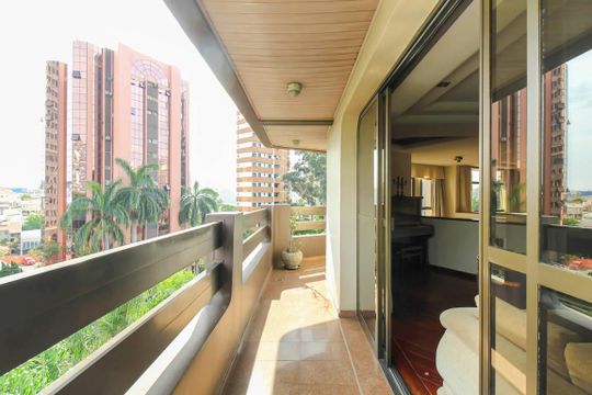 Varanda da Sala 1 de apartamento para alugar com 4 quartos, 257m² em Jardim Avelino, São Paulo